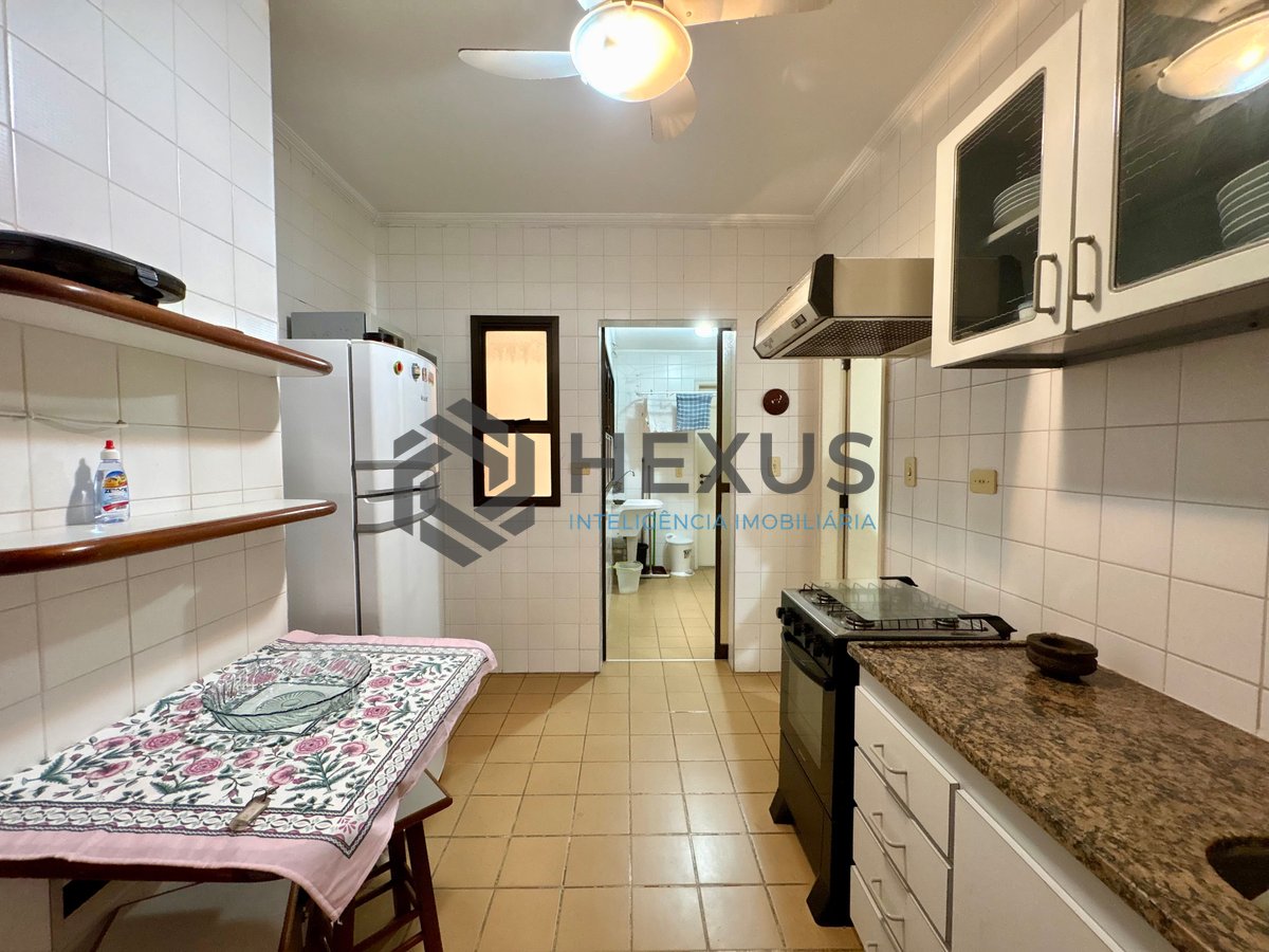 Foto 21 de Apartamento com varanda na Praia da Enseada, Guarujá