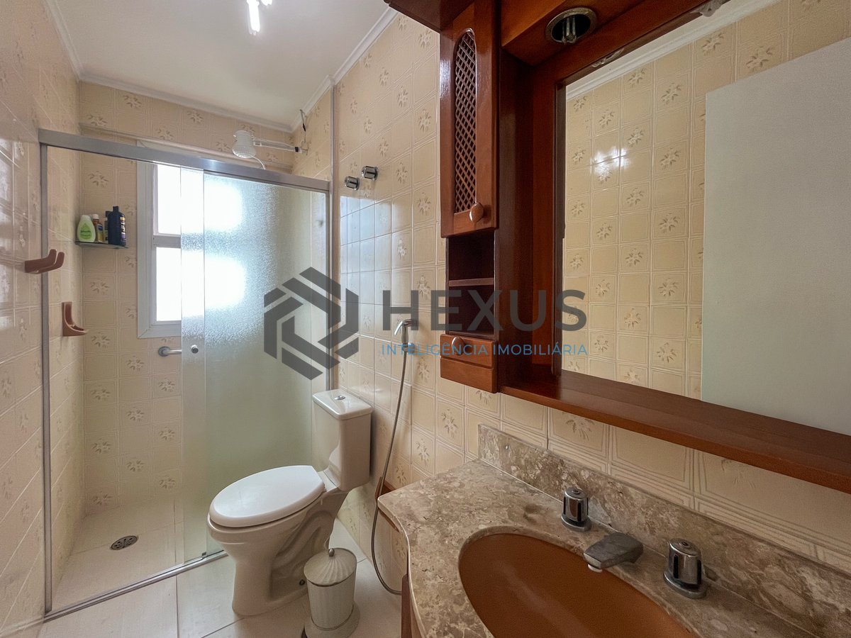 Foto 18 de Apartamento com 2 varandas e lazer a 2 quadras da Praia das Pitangueiras, Guarujá