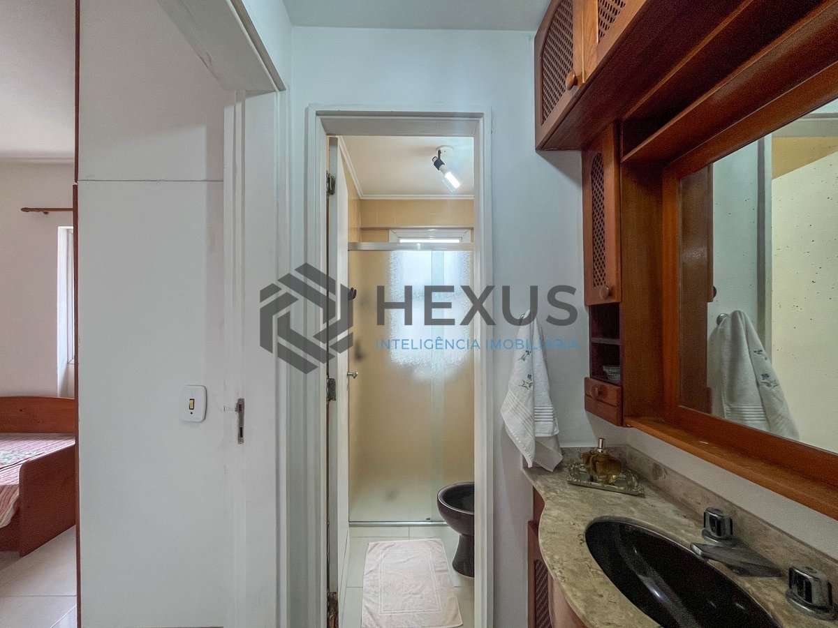 Foto 19 de Apartamento com 2 varandas e lazer a 2 quadras da Praia das Pitangueiras, Guarujá