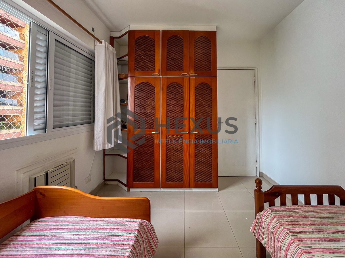 Foto 21 de Apartamento com 2 varandas e lazer a 2 quadras da Praia das Pitangueiras, Guarujá