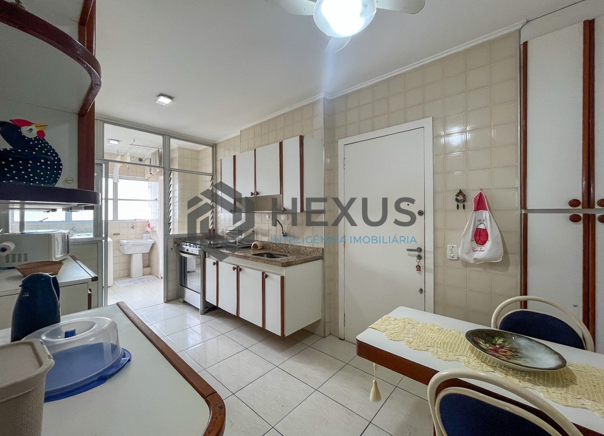Foto 30 de Apartamento com 2 varandas e lazer a 2 quadras da Praia das Pitangueiras, Guarujá