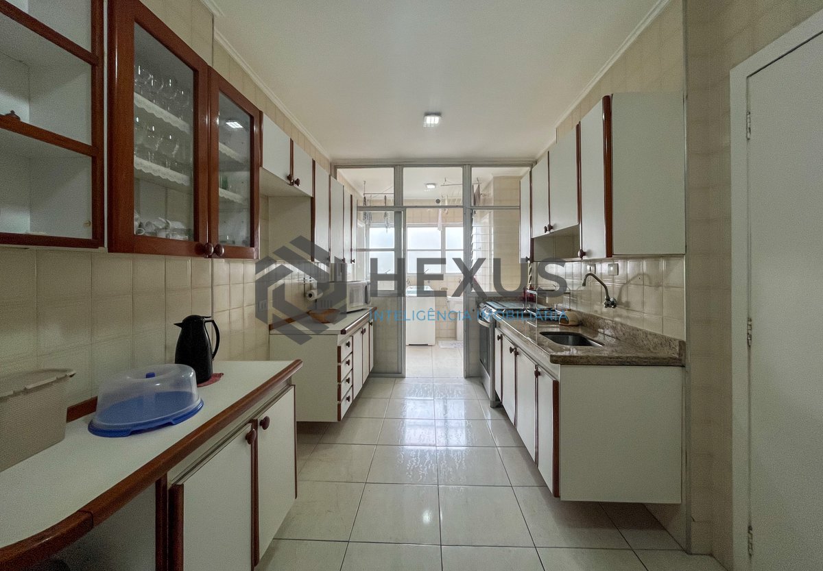 Foto 31 de Apartamento com 2 varandas e lazer a 2 quadras da Praia das Pitangueiras, Guarujá