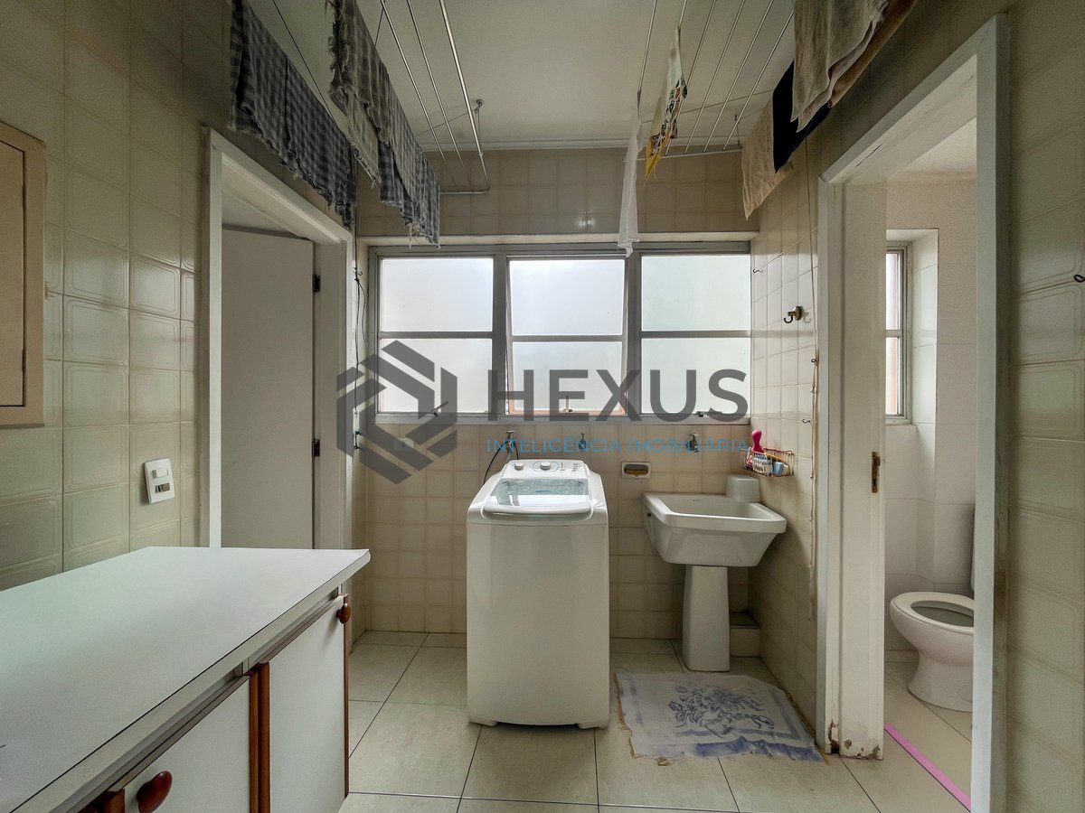 Foto 33 de Apartamento com 2 varandas e lazer a 2 quadras da Praia das Pitangueiras, Guarujá