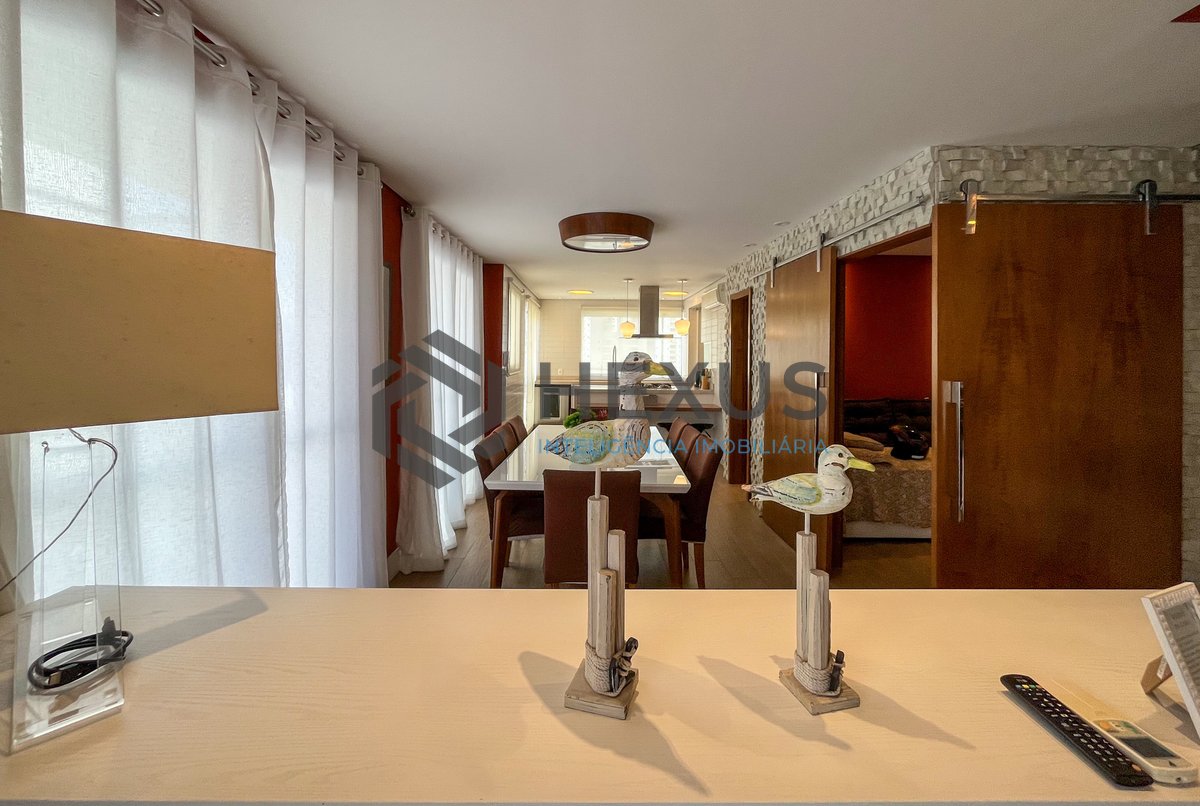 Foto 3 de Apartamento com varanda e lazer na beira mar da Praia das Astúrias, Guarujá