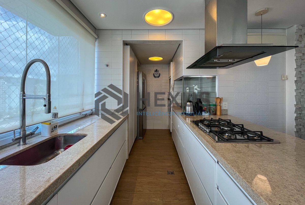 Foto 10 de Apartamento com varanda e lazer na beira mar da Praia das Astúrias, Guarujá
