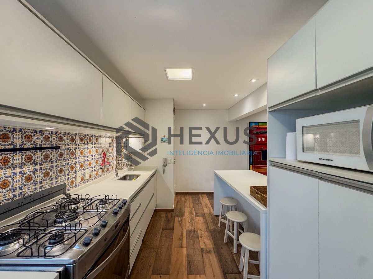 Foto 16 de Apartamento reformado e mobiliado na Praia das Asturias, Guaruja