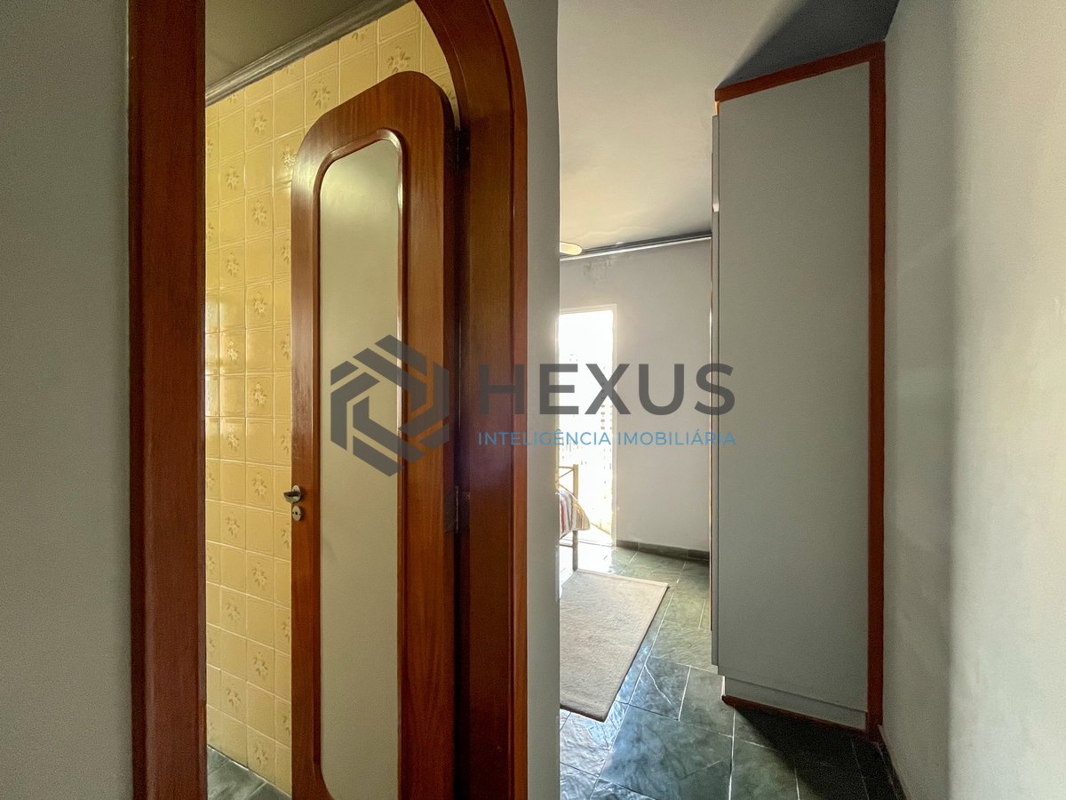 Foto 13 de Apartamento com varanda e lazer a 2 quadras da Praia das Pitangueiras, Guarujá