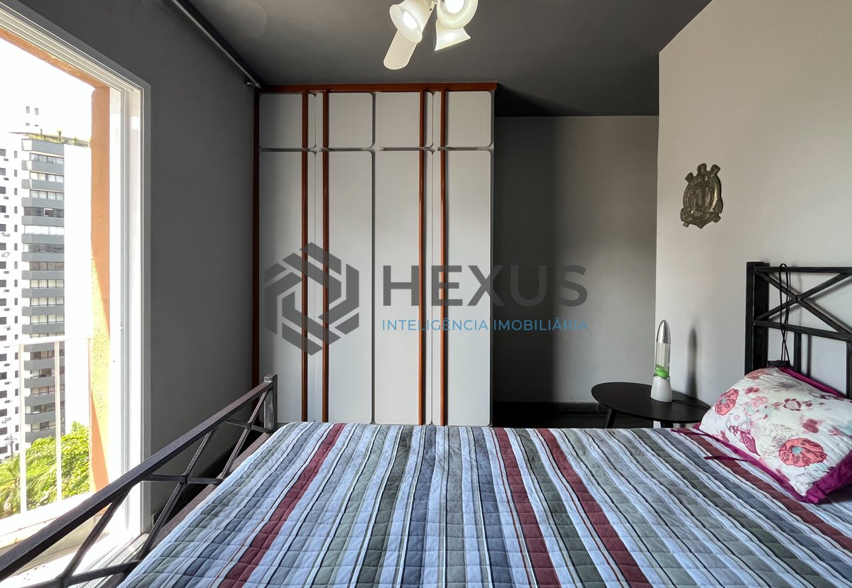 Foto 17 de Apartamento com varanda e lazer a 2 quadras da Praia das Pitangueiras, Guarujá