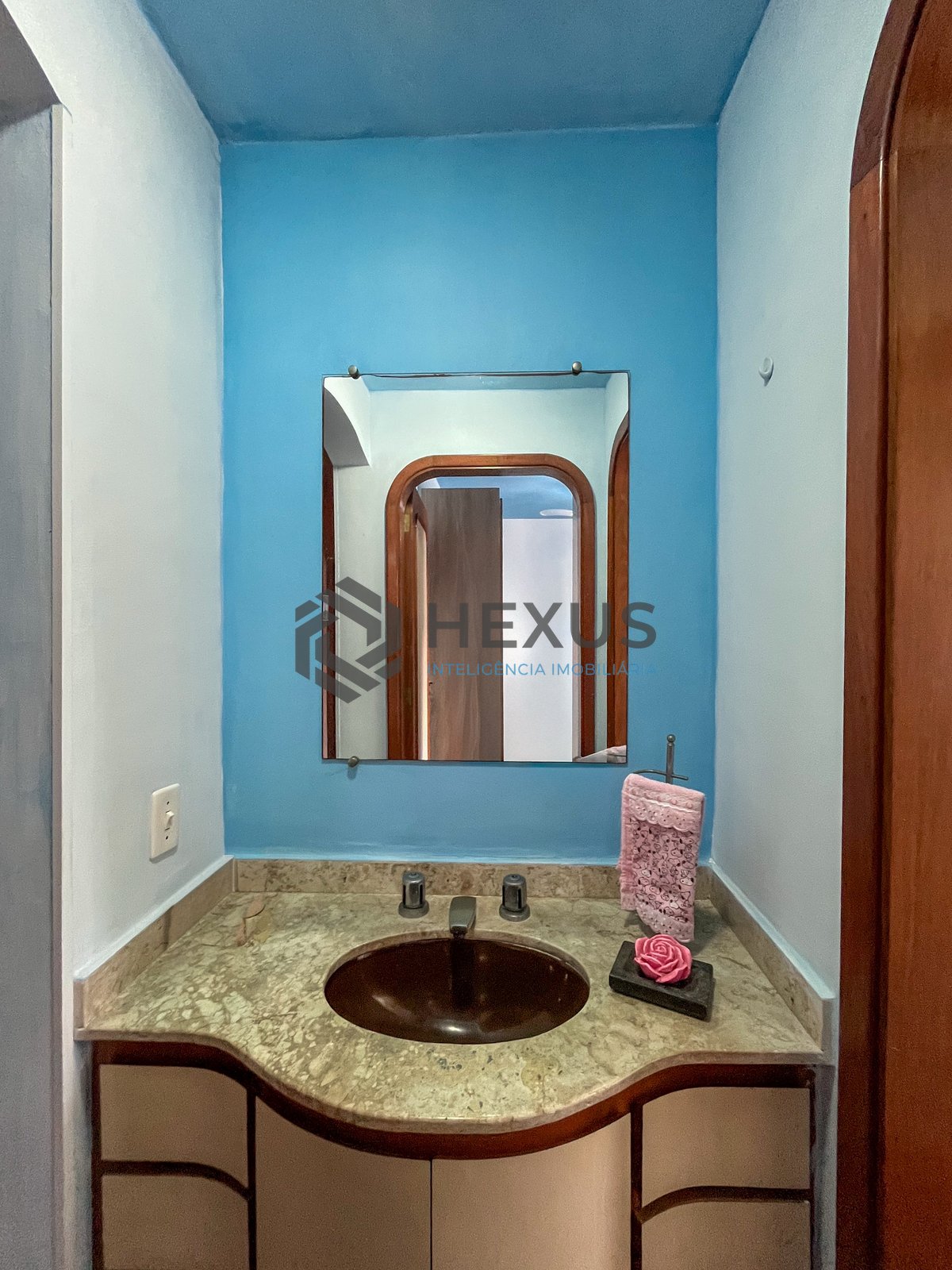 Foto 25 de Apartamento com varanda e lazer a 2 quadras da Praia das Pitangueiras, Guarujá