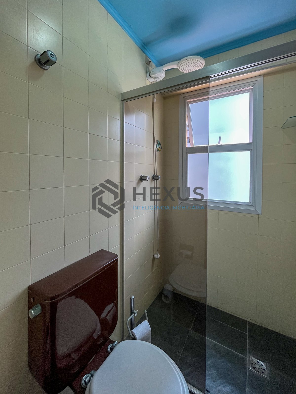 Foto 26 de Apartamento com varanda e lazer a 2 quadras da Praia das Pitangueiras, Guarujá