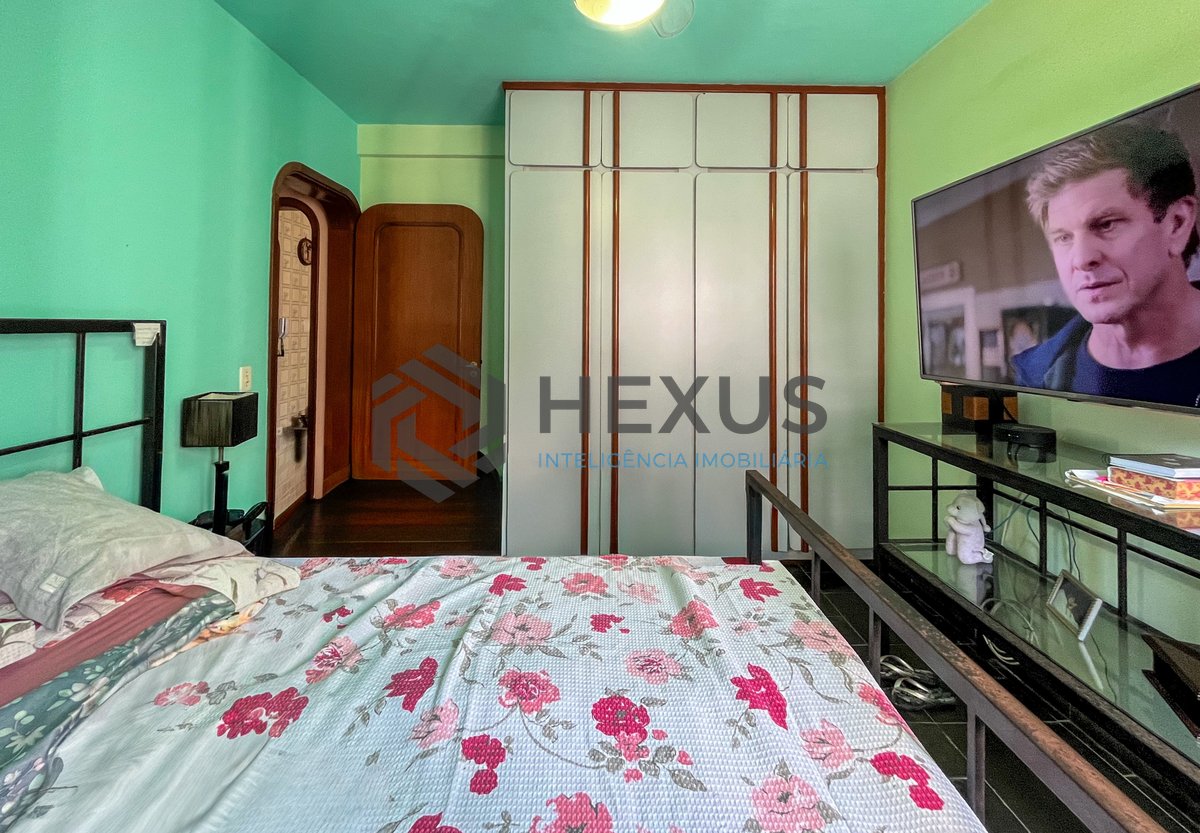 Foto 29 de Apartamento com varanda e lazer a 2 quadras da Praia das Pitangueiras, Guarujá