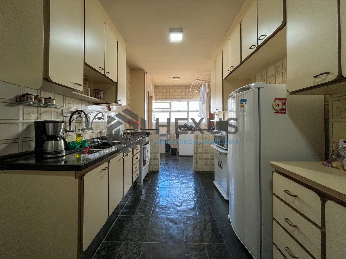 Foto 31 de Apartamento com varanda e lazer a 2 quadras da Praia das Pitangueiras, Guarujá