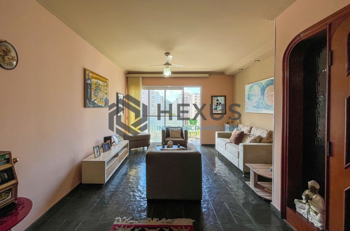 Foto 7 de Apartamento com varanda e lazer a 2 quadras da Praia das Pitangueiras, Guarujá