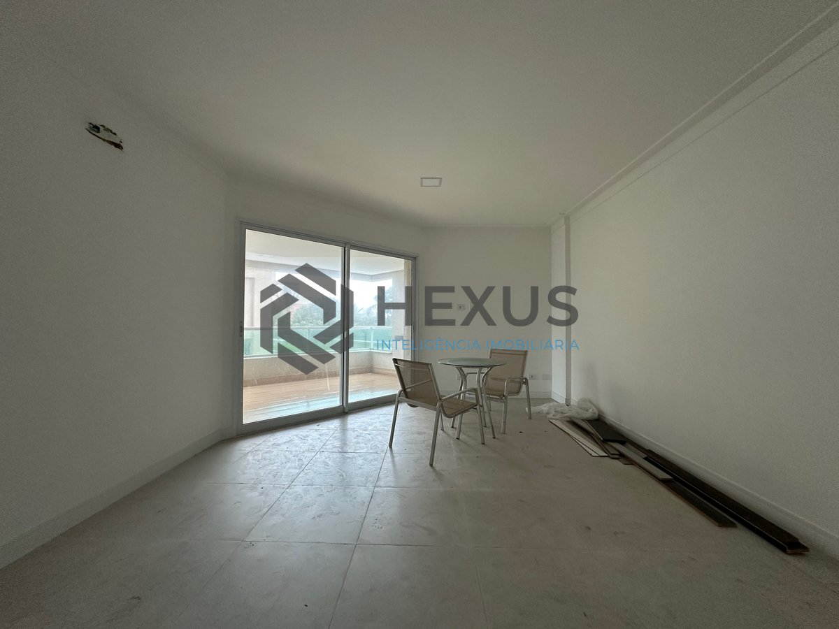 Foto 2 de Apartamento com varanda e lazer na Praia da Enseada, Guarujá