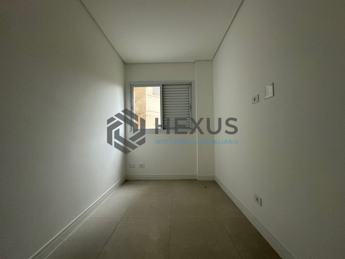Foto 11 de Apartamento com varanda e lazer na Praia da Enseada, Guarujá