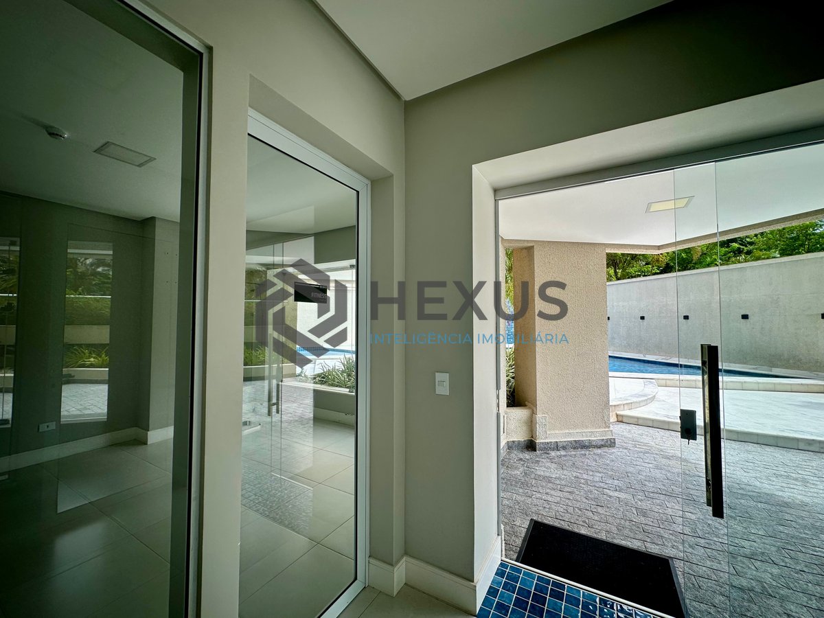 Foto 24 de Apartamento com varanda e lazer na Praia da Enseada, Guarujá