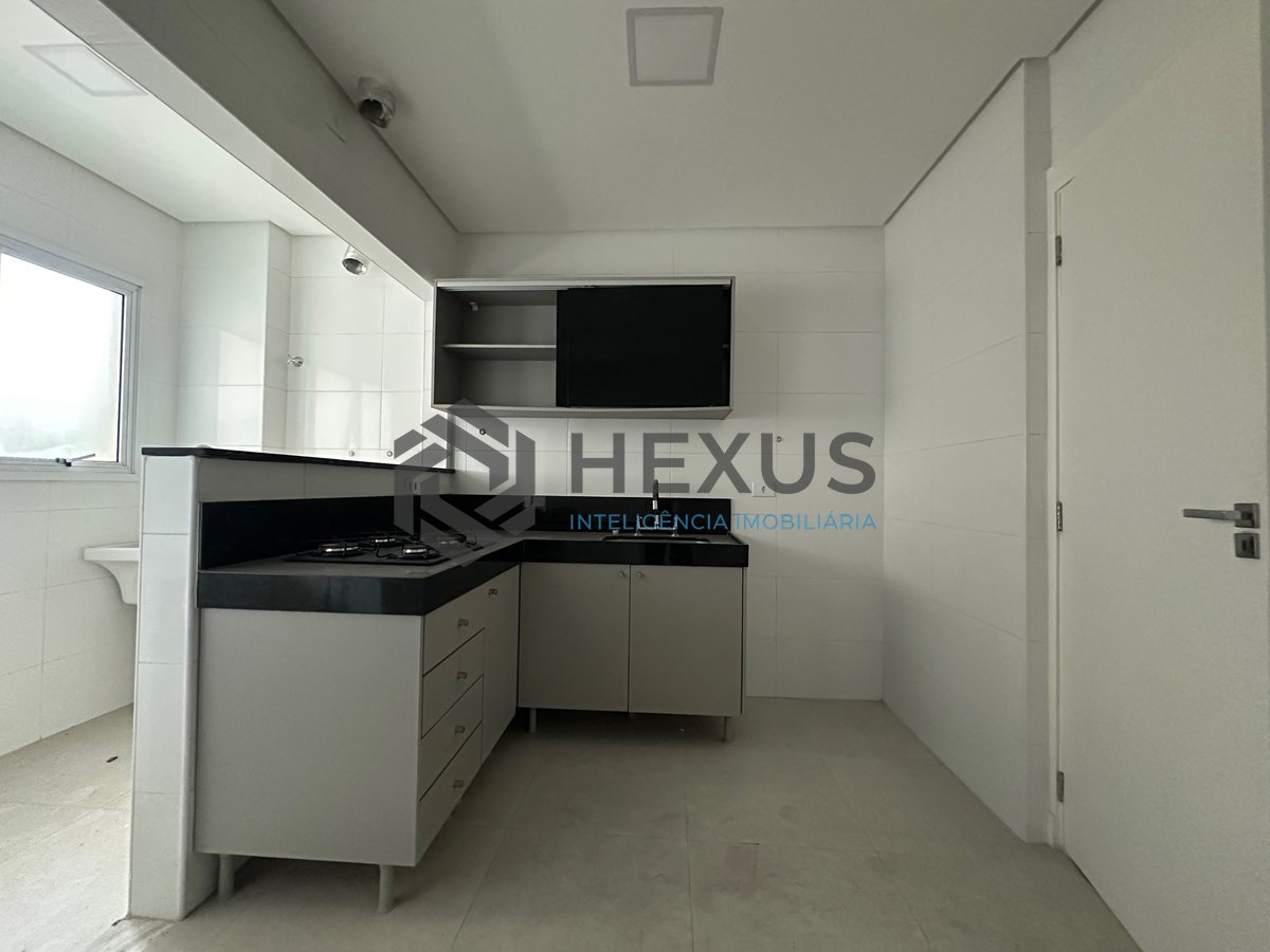 Foto 4 de Apartamento com varanda e lazer na Praia da Enseada, Guarujá