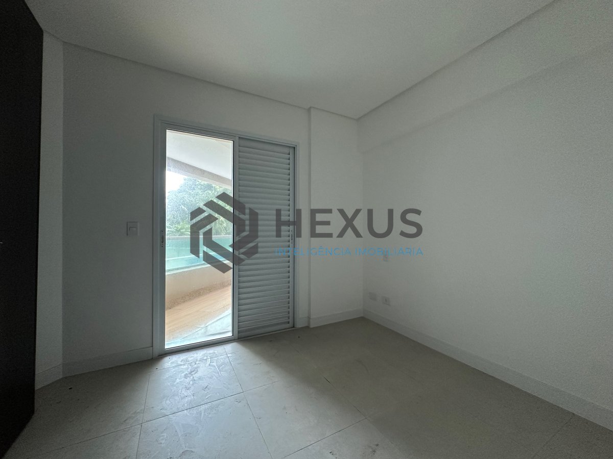 Foto 8 de Apartamento com varanda e lazer na Praia da Enseada, Guarujá