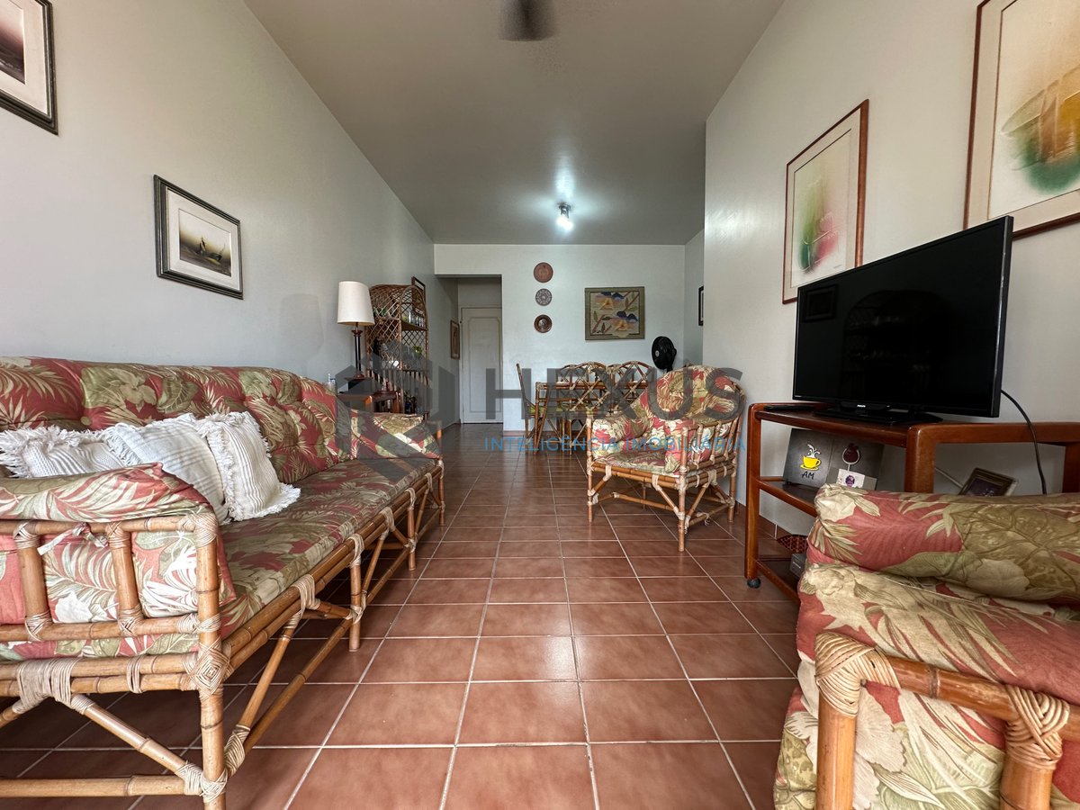 Foto 3 de Apartamento mobiliado com varanda na Praia da Enseada, Guarujá