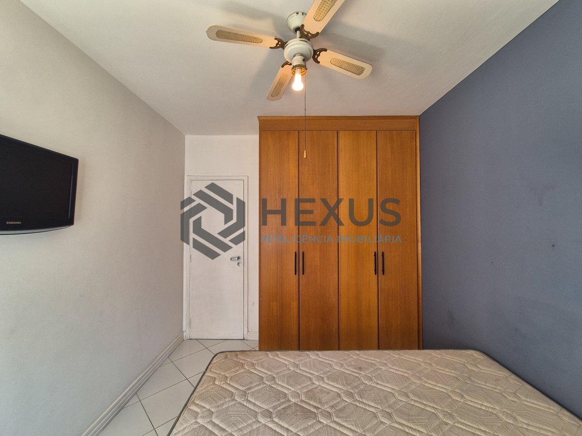 Foto 11 de Apartamento reformado com varanda na Praia das Astúrias, Guarujá