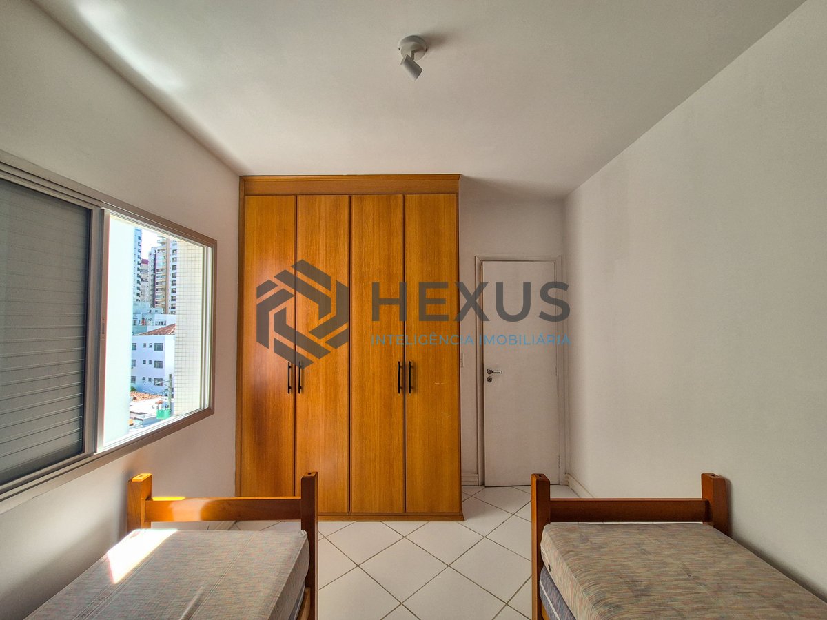 Foto 17 de Apartamento reformado com varanda na Praia das Astúrias, Guarujá