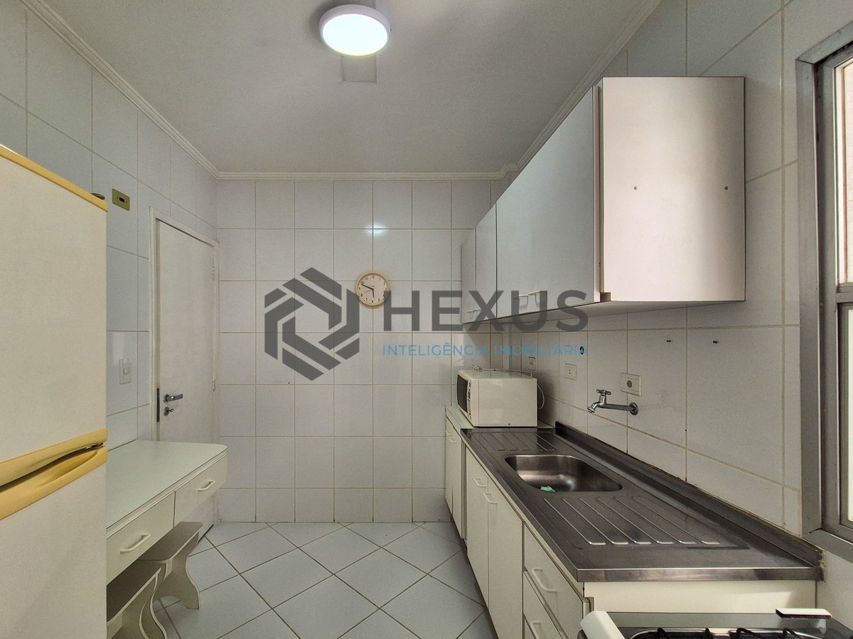 Foto 19 de Apartamento reformado com varanda na Praia das Astúrias, Guarujá