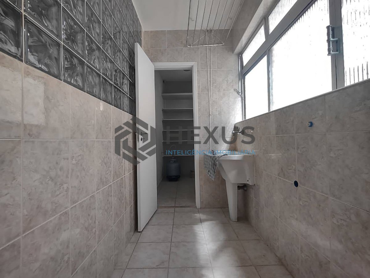 Foto 23 de Apartamento com varanda na Praia da Enseada, Guarujá
