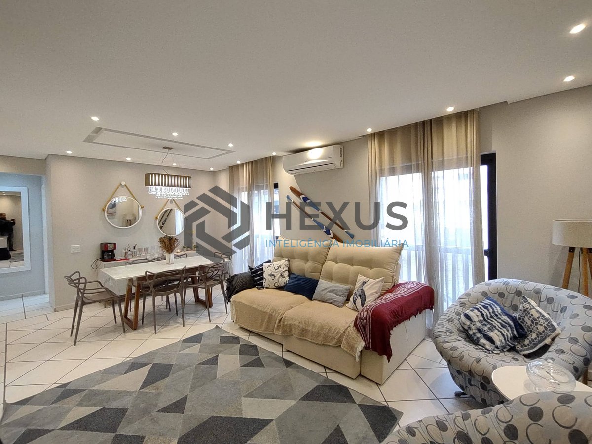 Foto 2 de Apartamento reformado com varanda e lazer na Praia da Enseada, Guarujá