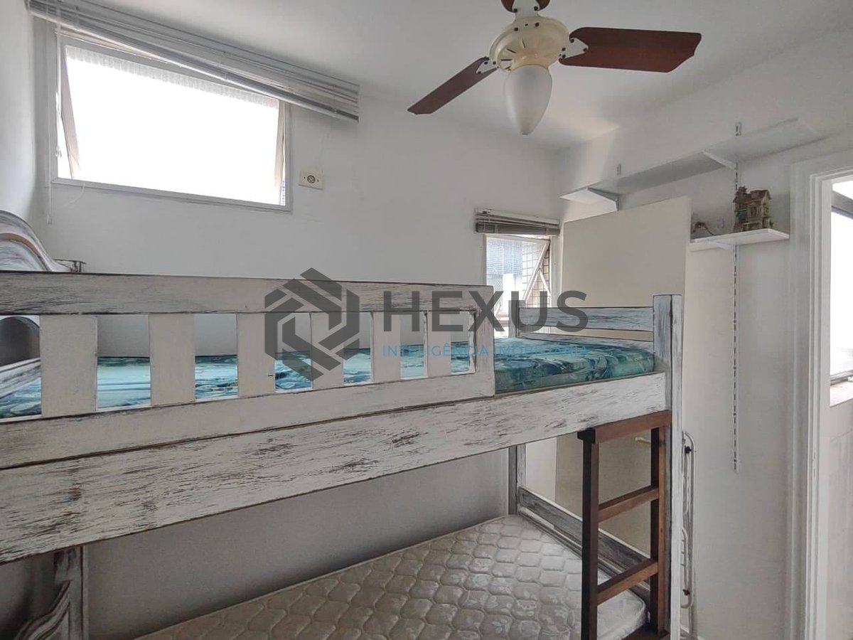 Foto 12 de Apartamento com varanda e lazer na Praia da Enseada, Guarujá