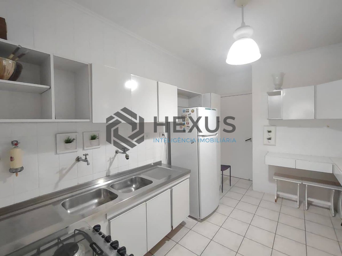 Foto 23 de Apartamento com varanda e lazer na Praia da Enseada, Guarujá