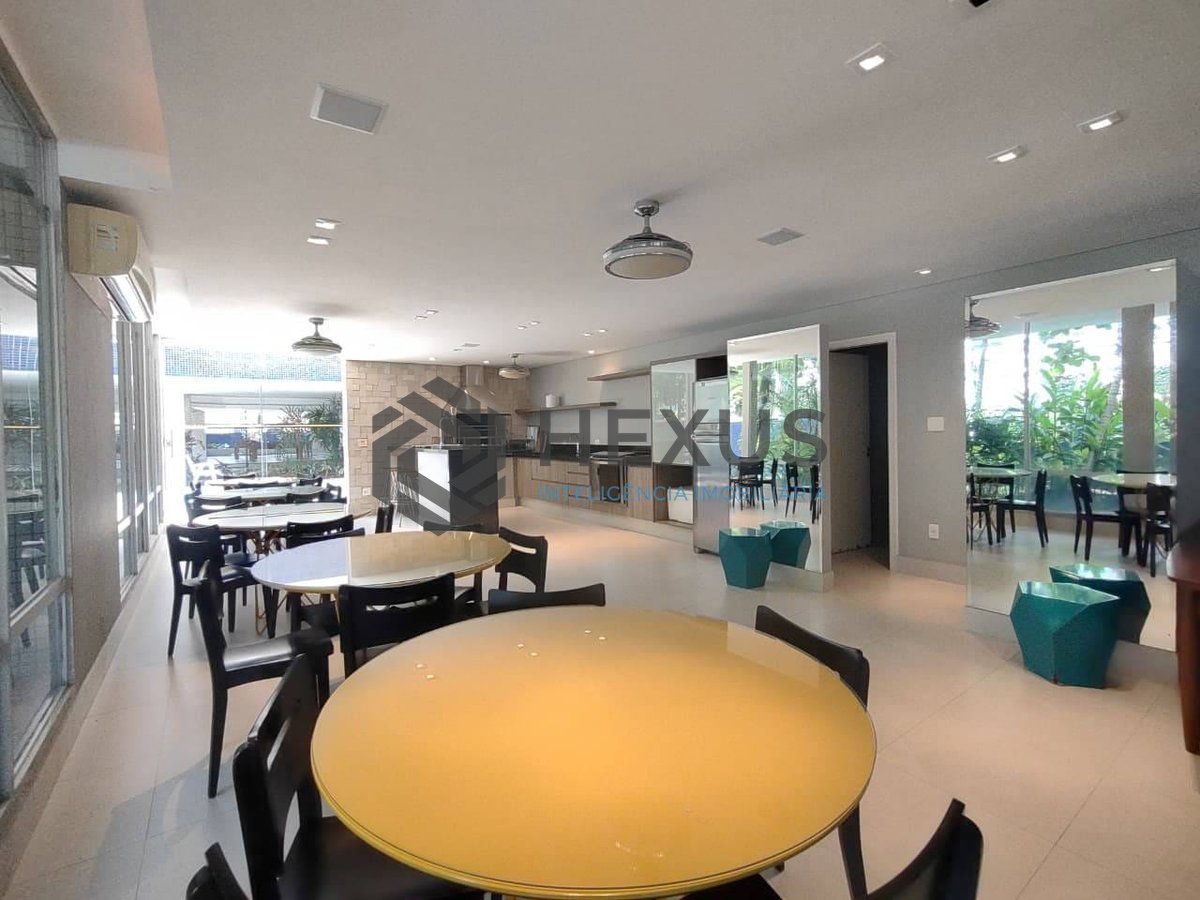 Foto 32 de Apartamento com varanda e lazer na Praia da Enseada, Guarujá