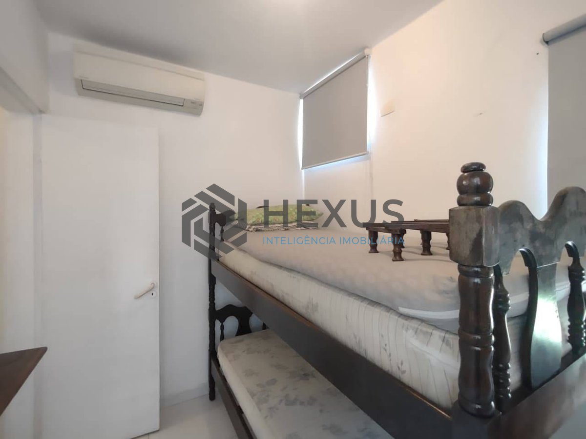 Foto 16 de Apartamento com varanda e lazer na Praia da Enseada, Guarujá