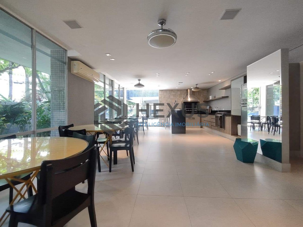 Foto 30 de Apartamento com varanda e lazer na Praia da Enseada, Guarujá