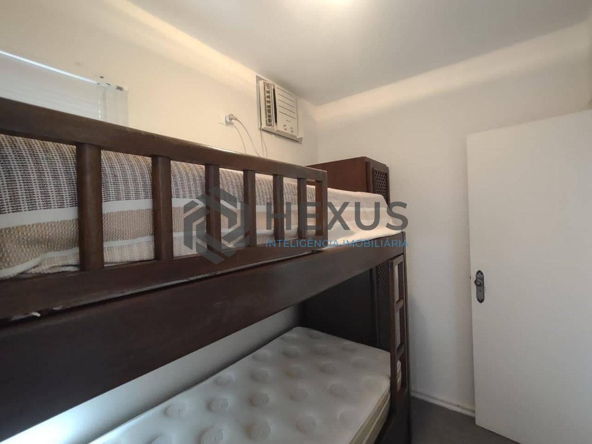 Foto 13 de Apartamento com varanda e lazer na Praia da Enseada, Guarujá