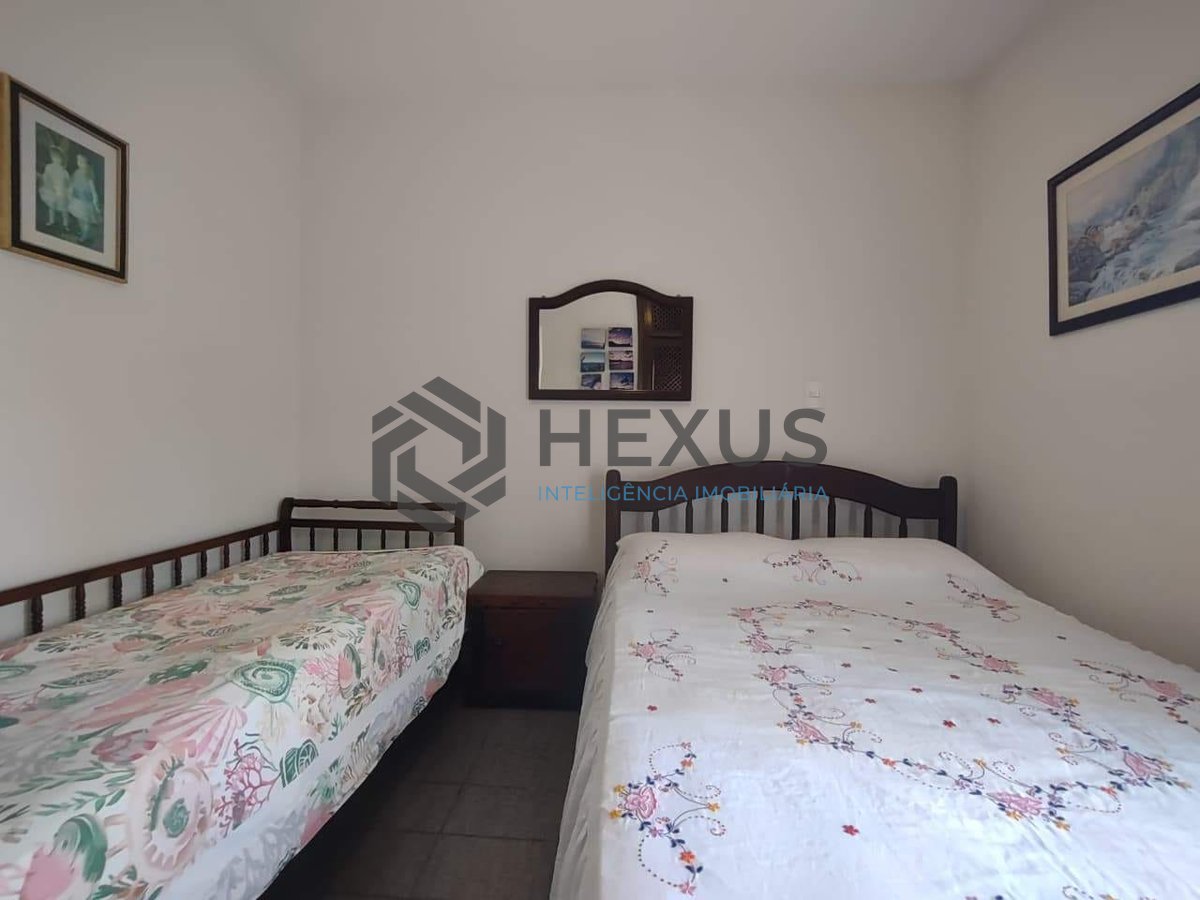 Foto 15 de Apartamento com varanda e lazer na Praia da Enseada, Guarujá
