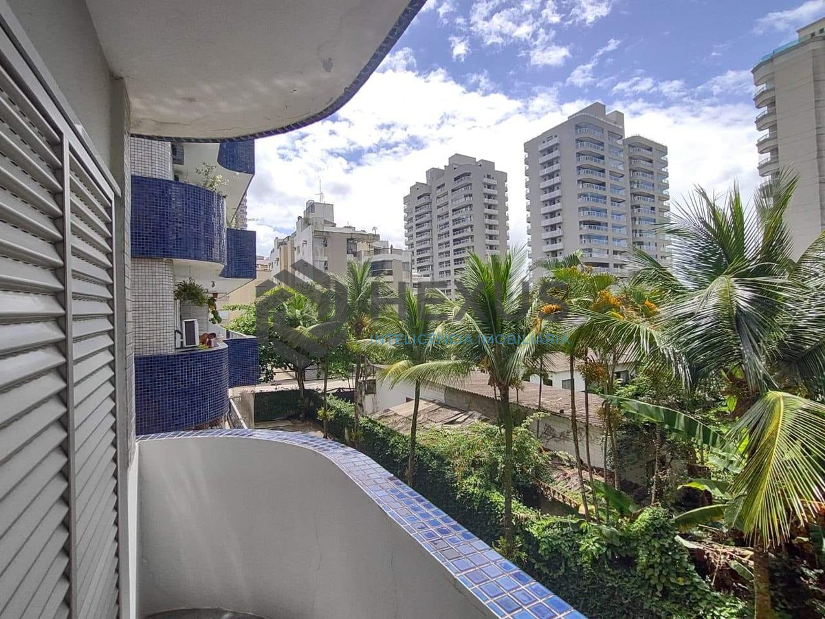 Foto 17 de Apartamento com varanda e lazer na Praia da Enseada, Guarujá