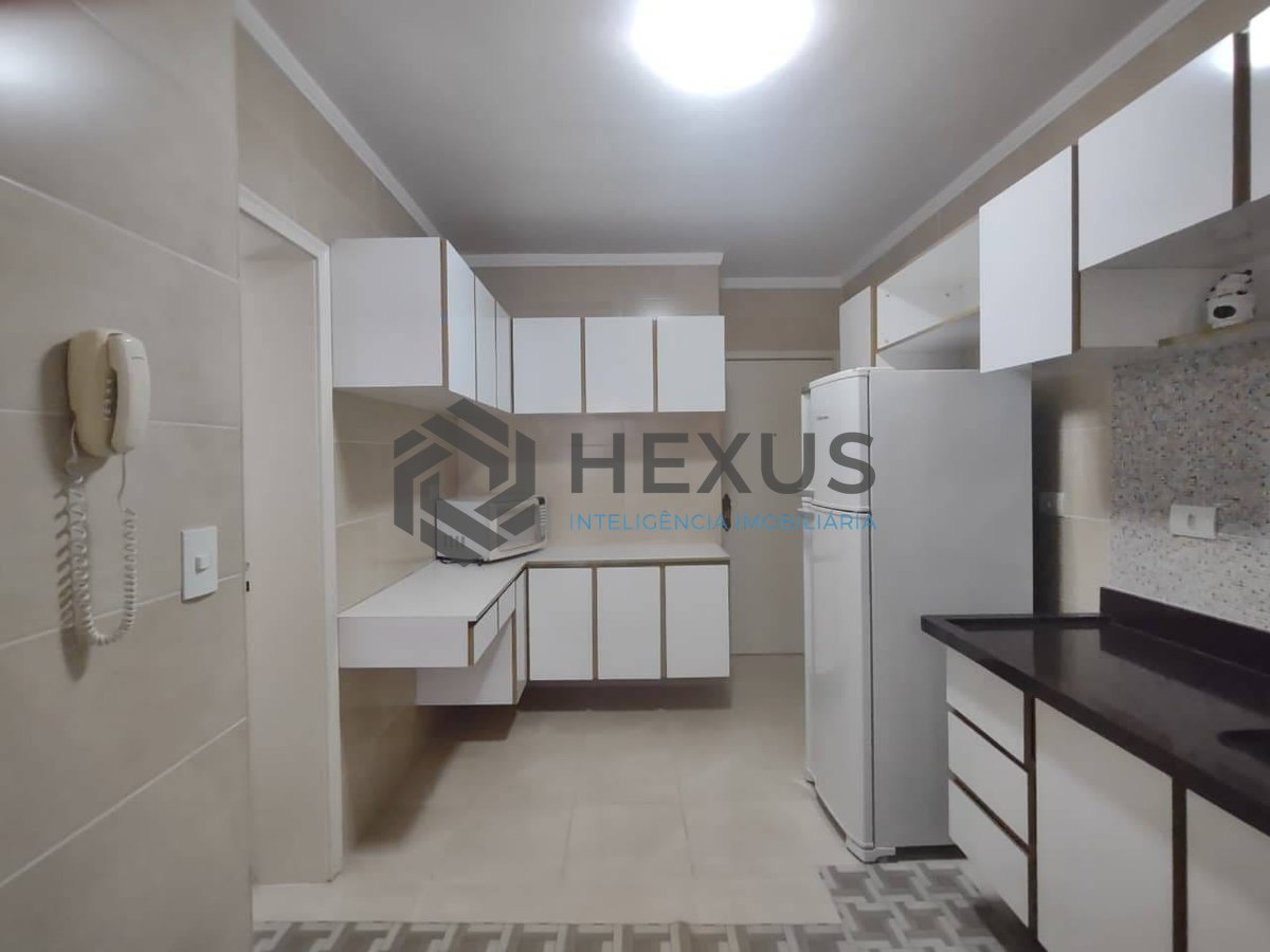 Foto 18 de Apartamento com varanda e lazer na Praia da Enseada, Guarujá