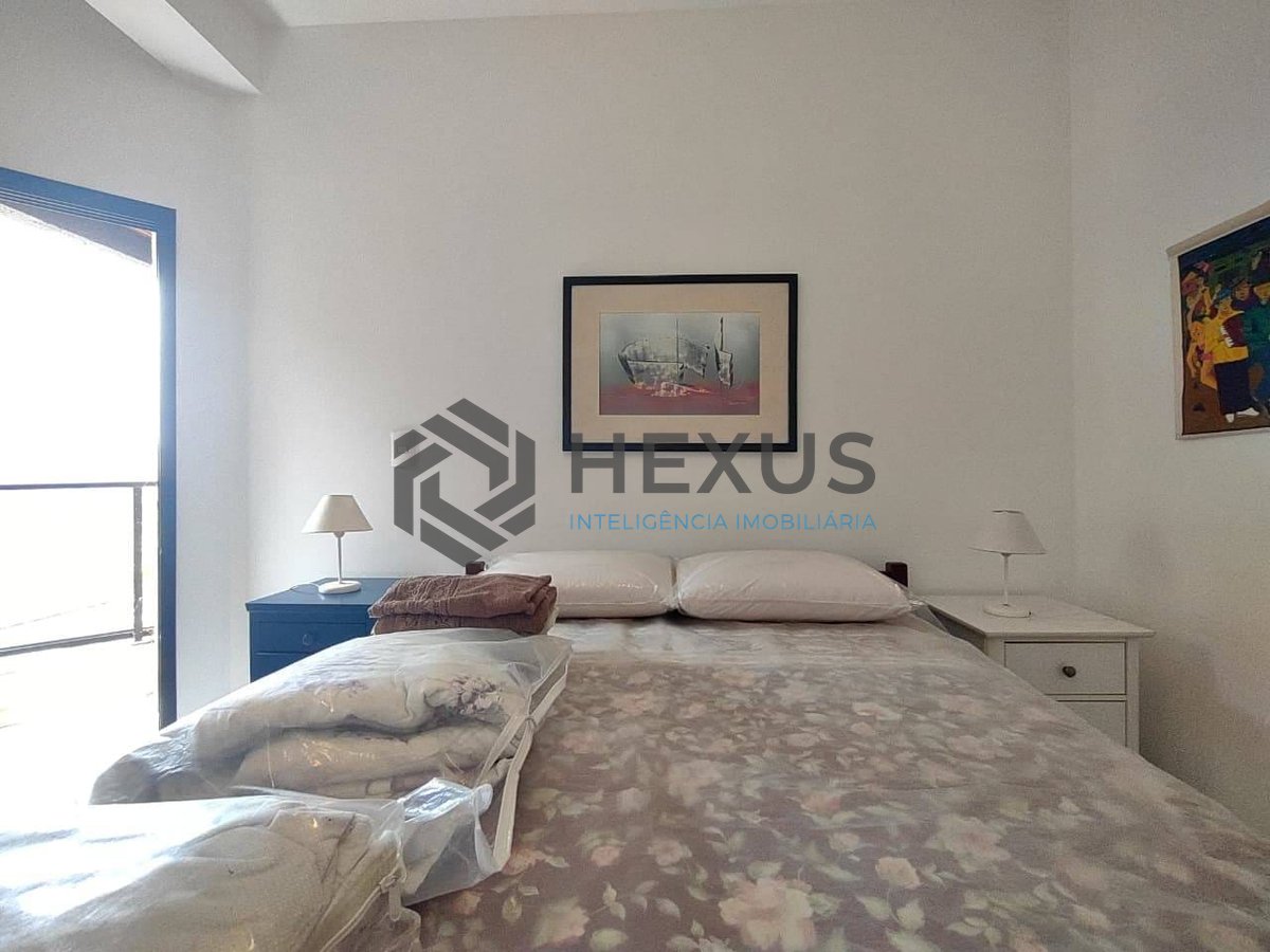 Foto 17 de Apartamento com varanda e lazer na Praia da Enseada, Guarujá