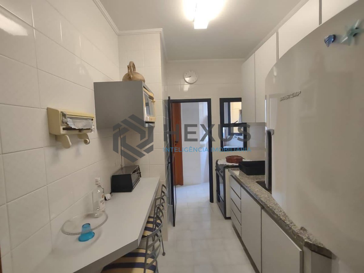 Foto 21 de Apartamento com varanda e lazer na Praia da Enseada, Guarujá
