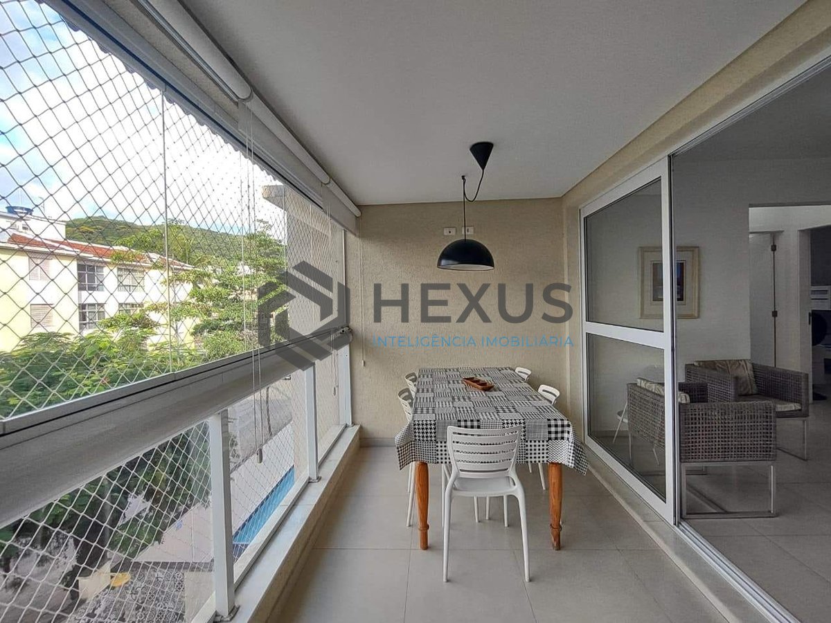 Foto 3 de Apartamento com varanda e lazer a 200m da praia na região do Tortugas na Enseada, Guarujá