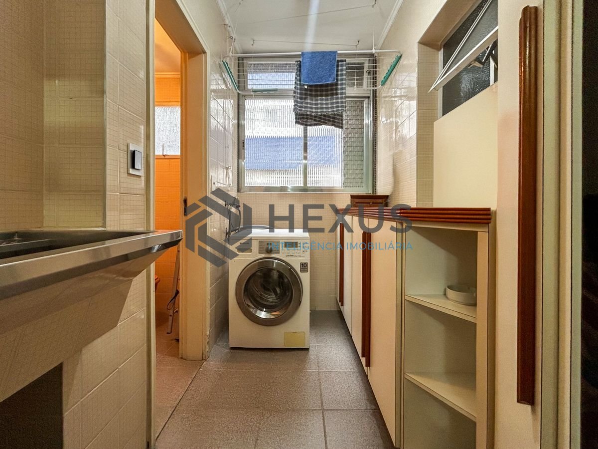 Foto 21 de Apartamento com varanda e lazer a 300m da praia na Brunella na Enseada, Guarujá