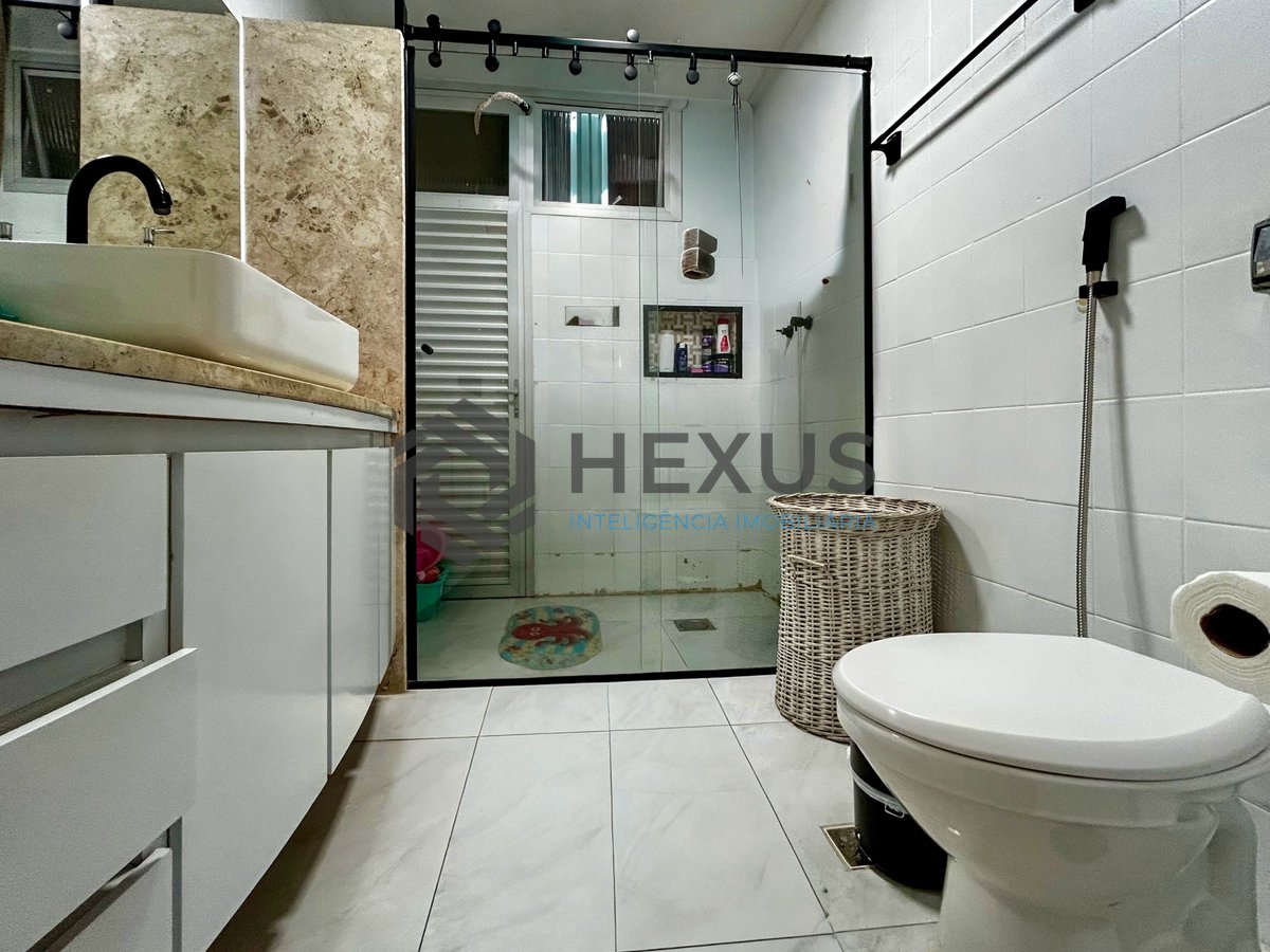 Foto 7 de Apartamento com varanda e lazer nas Pitangueiras, Guarujá