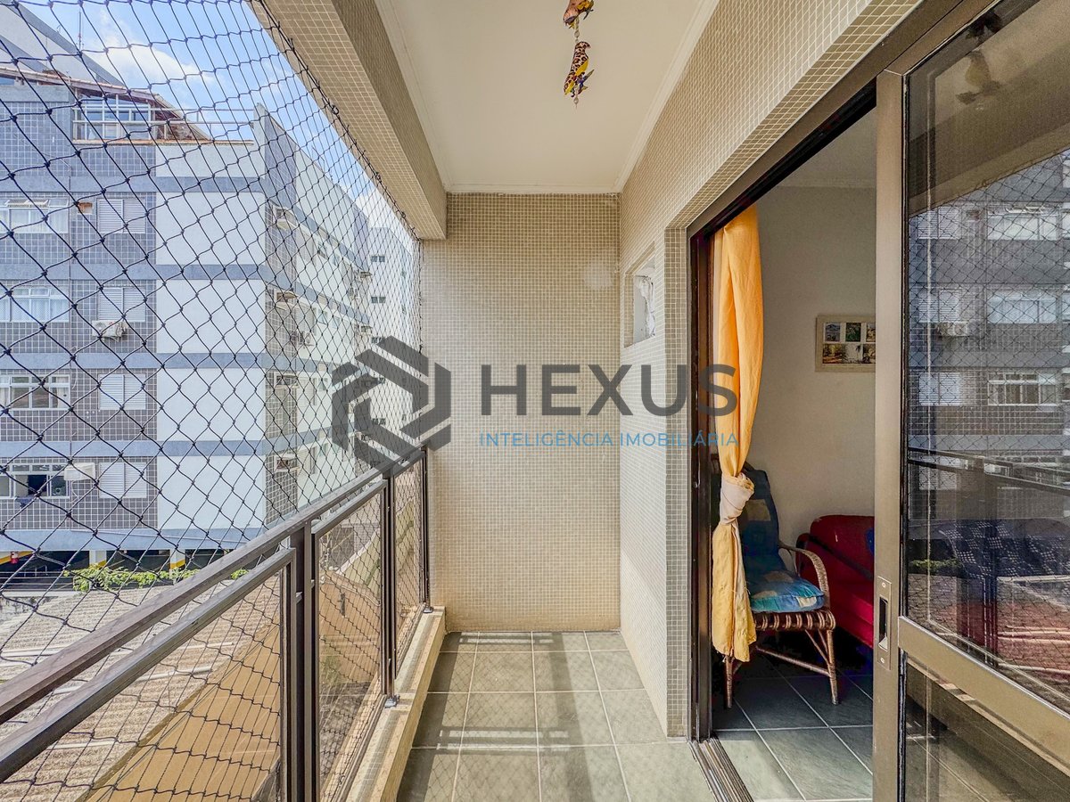 Foto 2 de Apartamento com varanda na região do Jardim Las Palmas da Praia das Astúrias, Guarujá