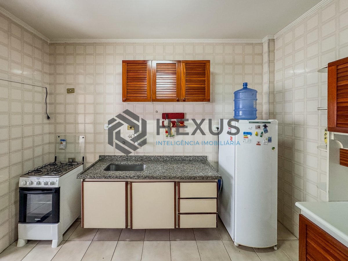Foto 16 de Apartamento com varanda na região do Jardim Las Palmas da Praia das Astúrias, Guarujá