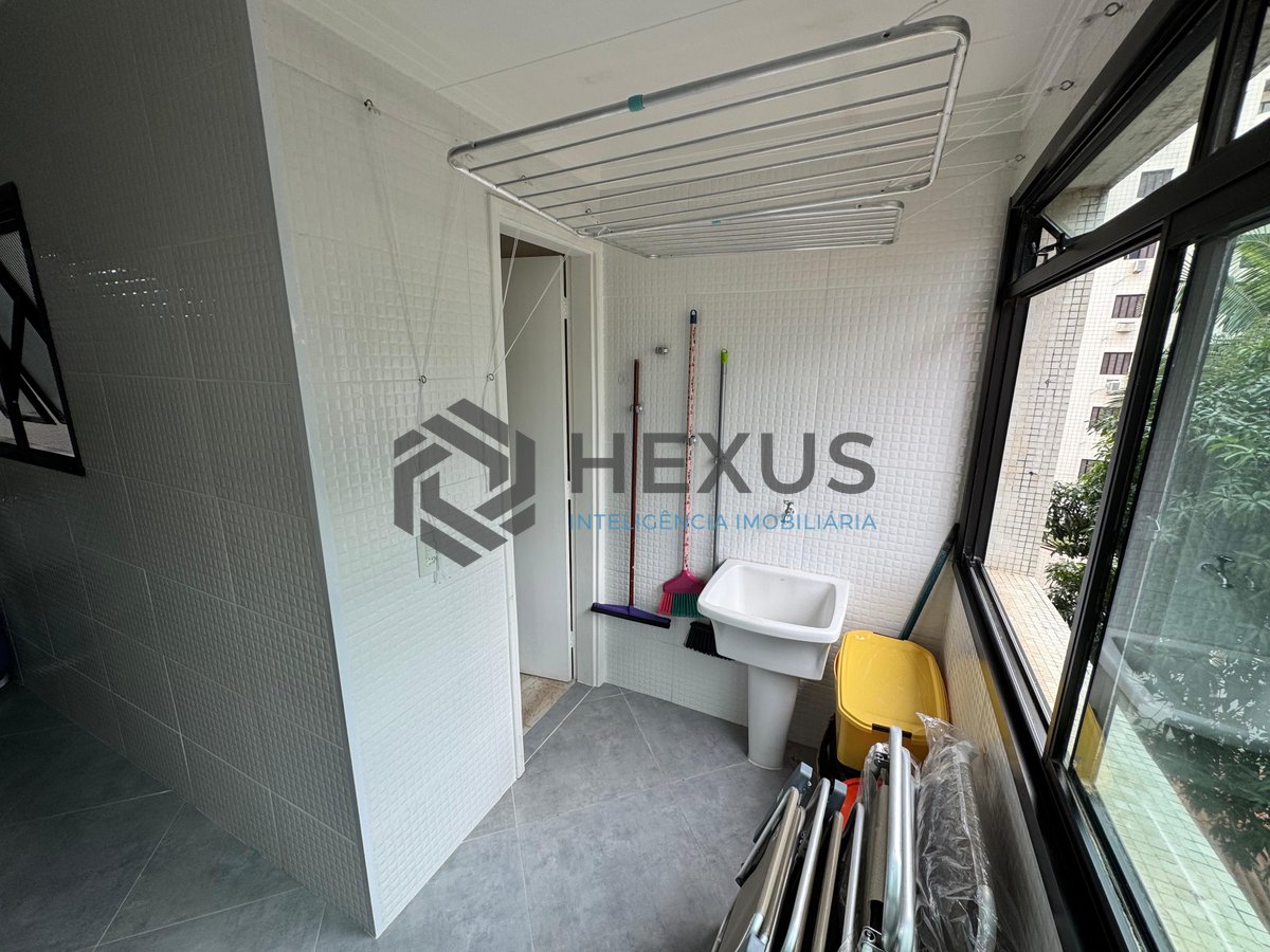 Foto 28 de Apartamento reformado com varanda na Praia das Astúrias, Guarujá