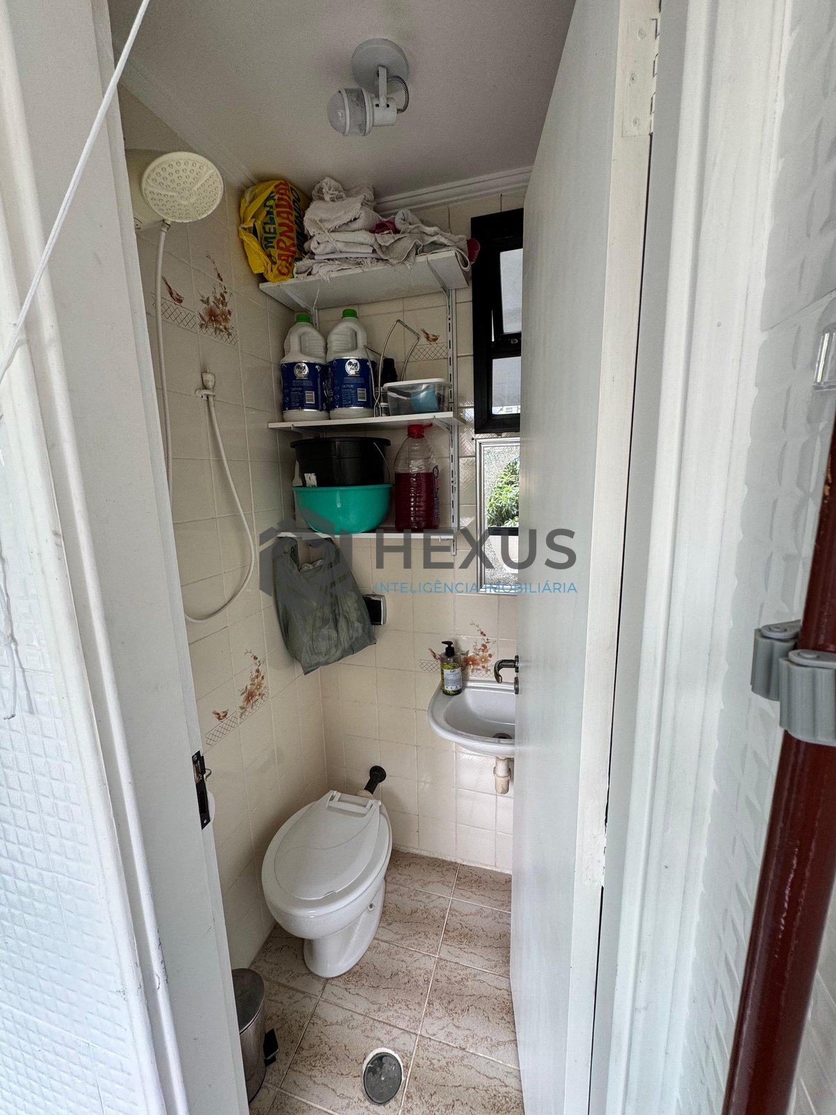 Foto 30 de Apartamento reformado com varanda na Praia das Astúrias, Guarujá