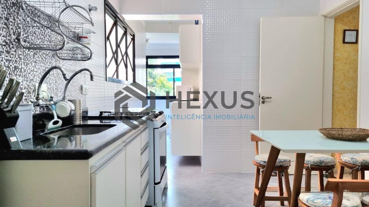 Foto 39 de Apartamento reformado com varanda na Praia das Astúrias, Guarujá