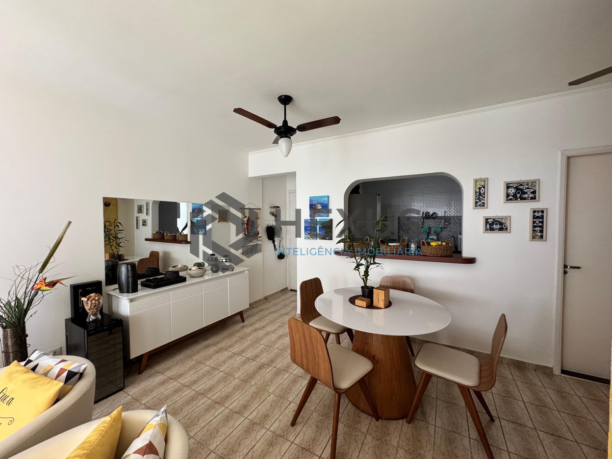 Foto 5 de Apartamento reformado com varanda na Praia das Astúrias, Guarujá
