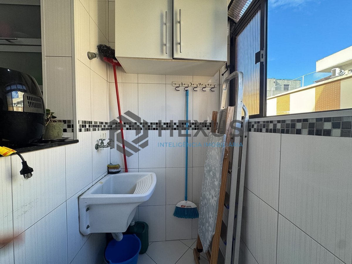 Foto 16 de Apartamento reformado com varanda na região do Jardim Las Palmas da Praia das Astúrias, Guarujá