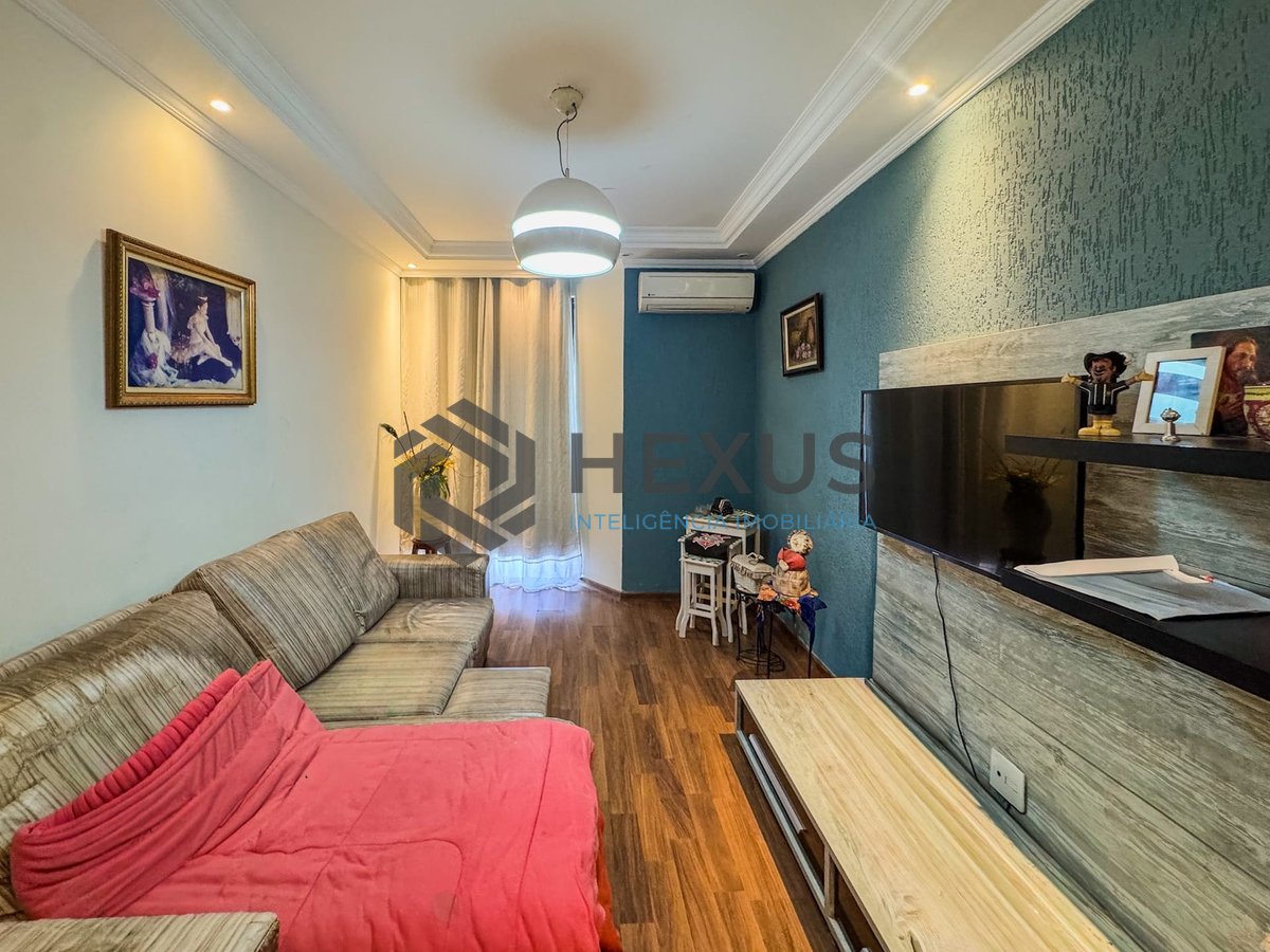 Foto 3 de Apartamento reformado com varanda na região do Jardim Las Palmas da Praia das Astúrias, Guarujá